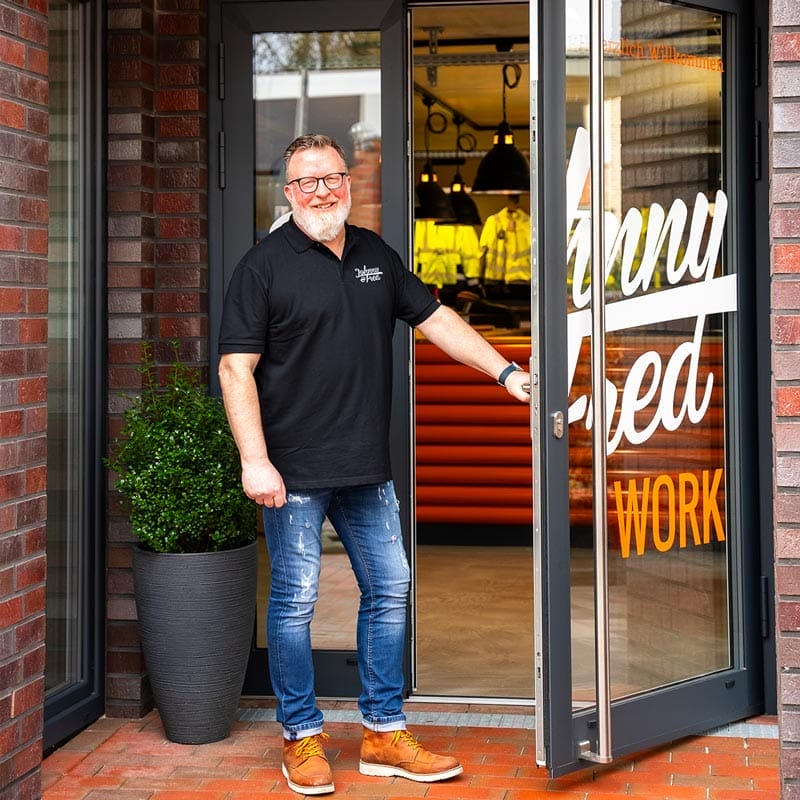 Am 22.02.2024 hat die neue Johnny and Fred Workwear-Welt erstmals ihre Türen geöffnet und präsentiert Arbeits- und Berufsbekleidung auf rund 240qm.